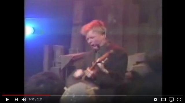 Edward Barton performs "I've Got No Chicken But I've Got Five Wooden Chairs"