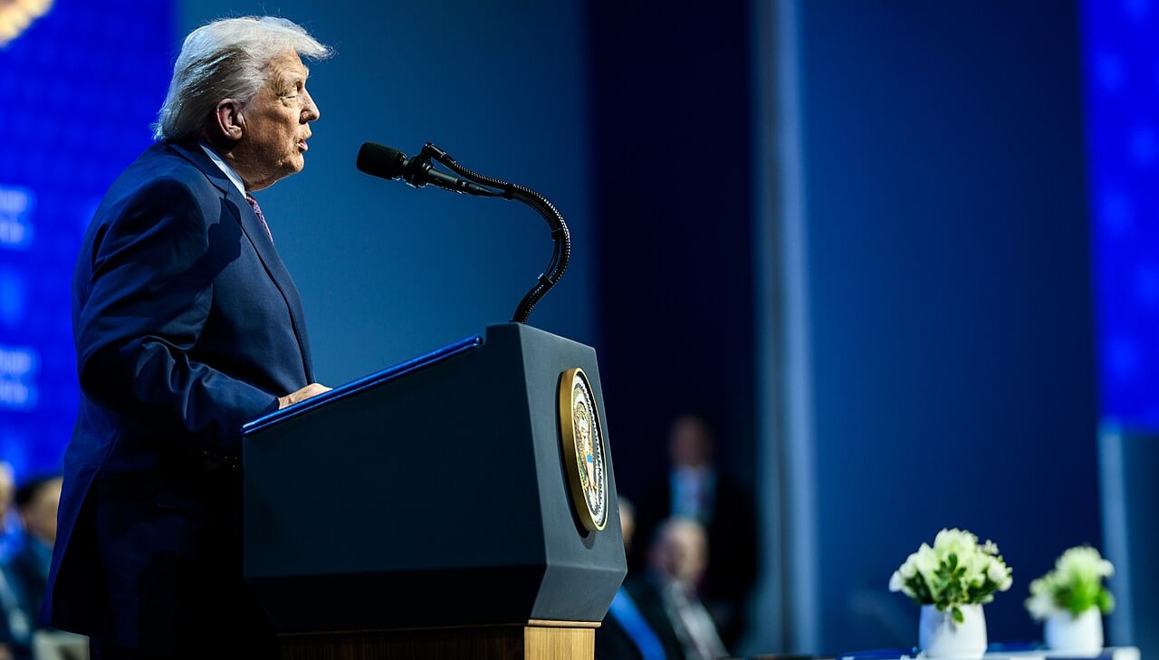 File:P20260122DT-0314 President Donald Trump participates in the Board of Peace Charter Announcement and Signing ceremony.jpg