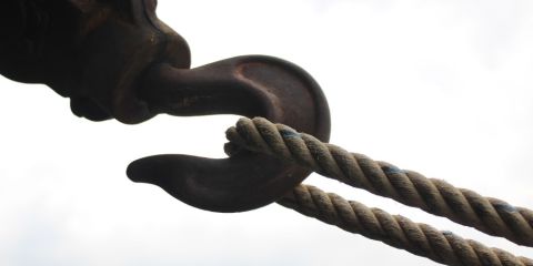 The power of custom hooks in React (responsive design example)