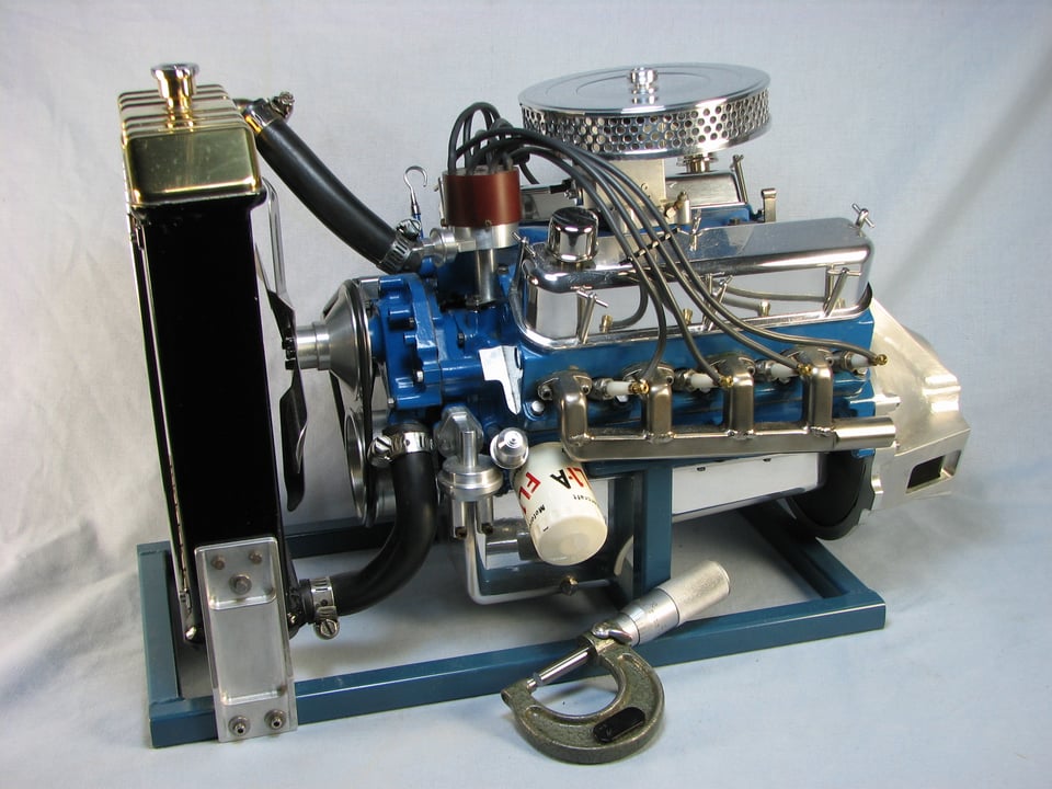 Model engine scaled from a 302 Ford