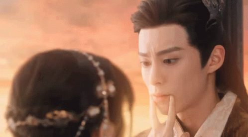 gif of Xiao Lan Hua making Dongfang Qingcang smile from C-drama Love Between Fairy and Devil