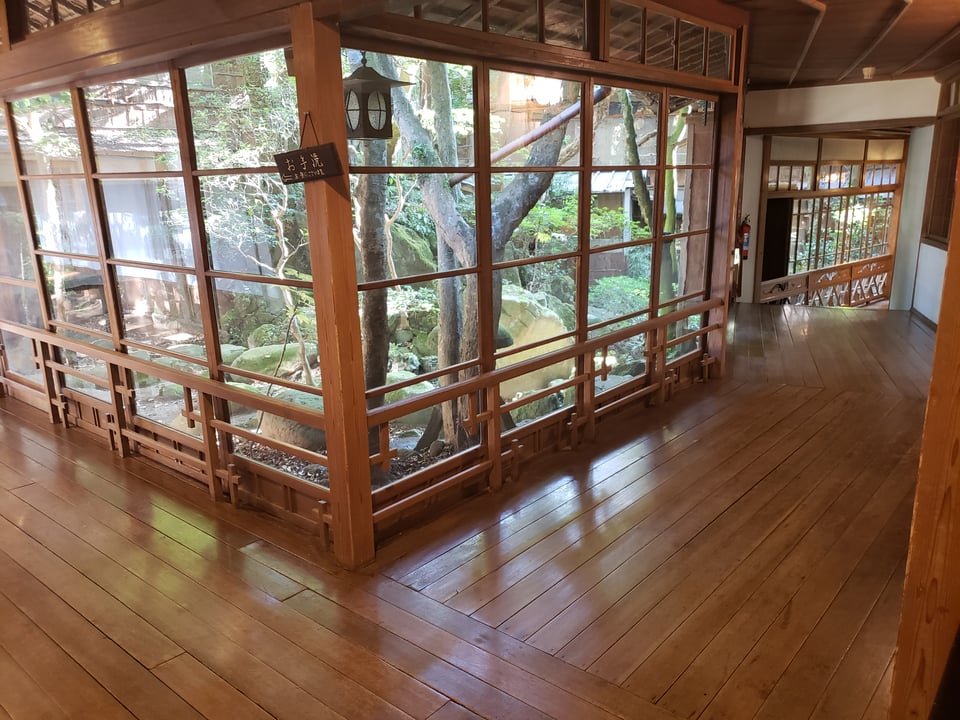 The ryokan courtyard from a different angle.