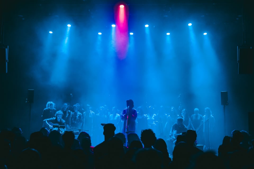 Bia Maria com o Coro Social do Bairro no Festival Impulso por Nuno Conceição