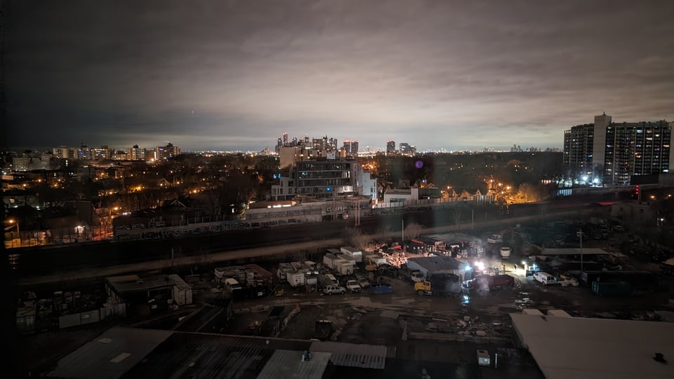 The Toronoto skyline at night.