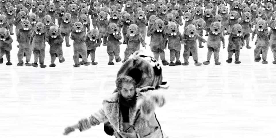 A man pursued by hundreds of beavers.