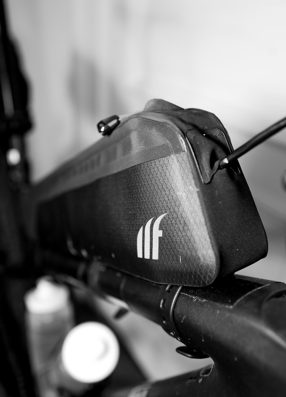 Tailfin Top Tube bag