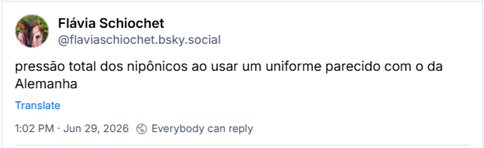 Post de Flávia Schiochet (‪@flaviaschiochet.bsky.social‬): pressão total dos nipônicos ao usar um uniforme parecido com o da Alemanha