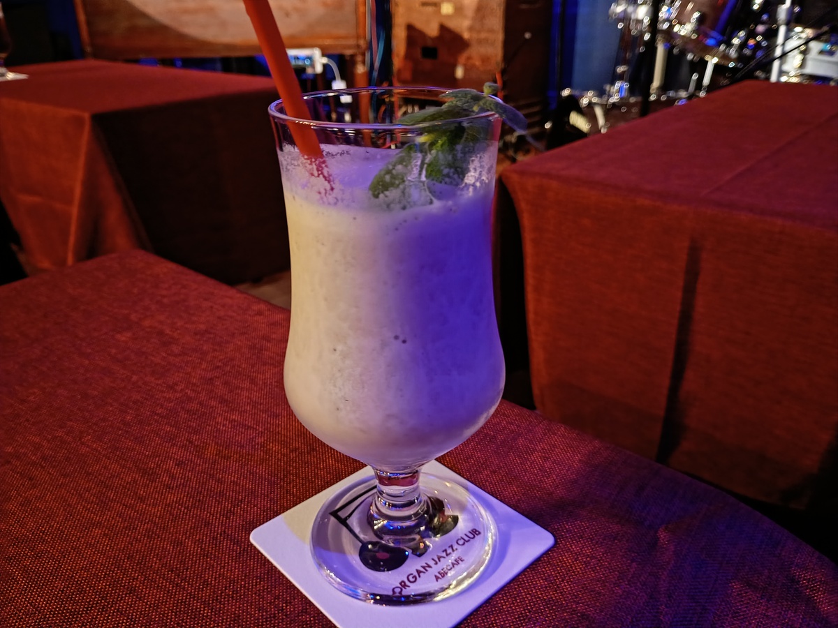Smoothie at Organ Jazz Club Abecafe