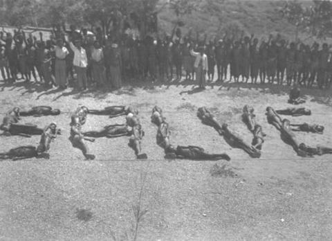 “Salve”. Fontoura album, 1936-1940. Arquivo de História Social, PT-AHS-ICS-AF-6-16970.