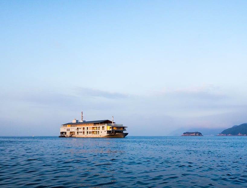 The Floating Onsen named after a Crab