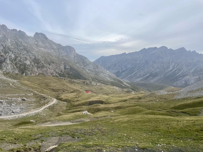 Hiking trail of Los Puertos de Áliva