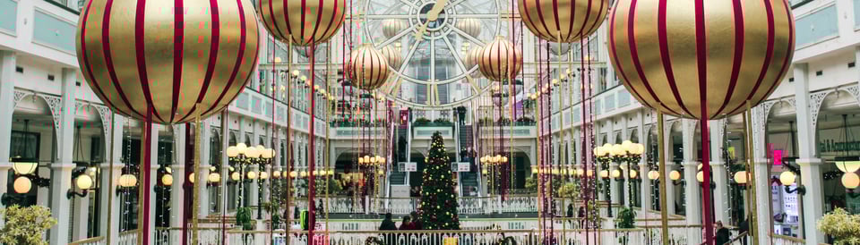 A mall decorated for Christmas