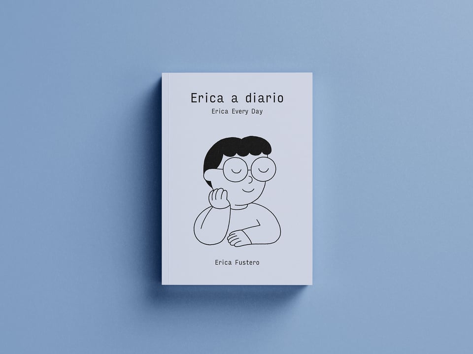 Fotografía de una cubierta del libro "Erica a diario" sobre fondo azul.
Photograph of a book cover from "Erica a diario" on a blue background.