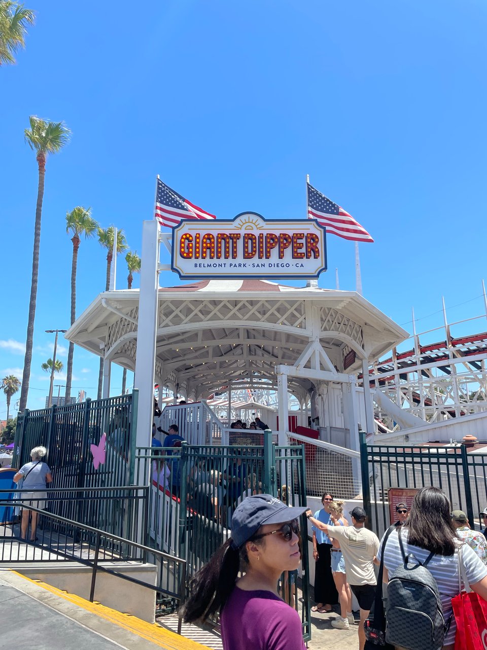 Old wooden coaster - Giant Dipper