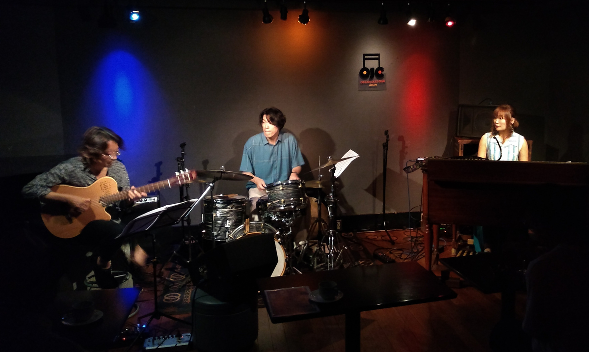 The Sayaka Kishi Organ Trio with Sayaka Kishi (organ), Ryotaro Shibata (guitar), and Kazu Odayama (drums) at at Organ Jazz Club Abecafe in 2019