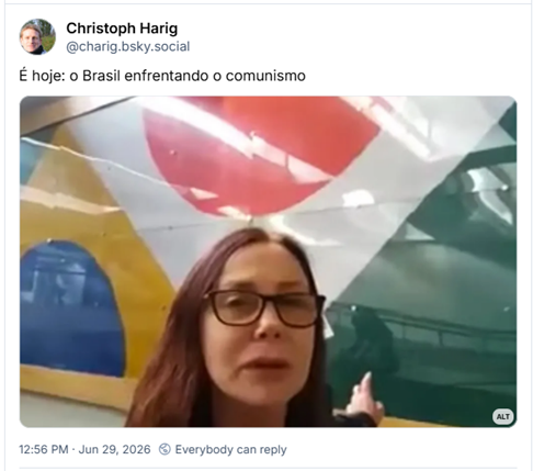 Post de Christoph Harig (@charig.bsky.social): É hoje: o Brasil enfrentando o comunismo
( post contém imagem da mulher de direita super confusa no congresso, achando que um mural com a bandeira do Japão seria um símbolo do comunismo)