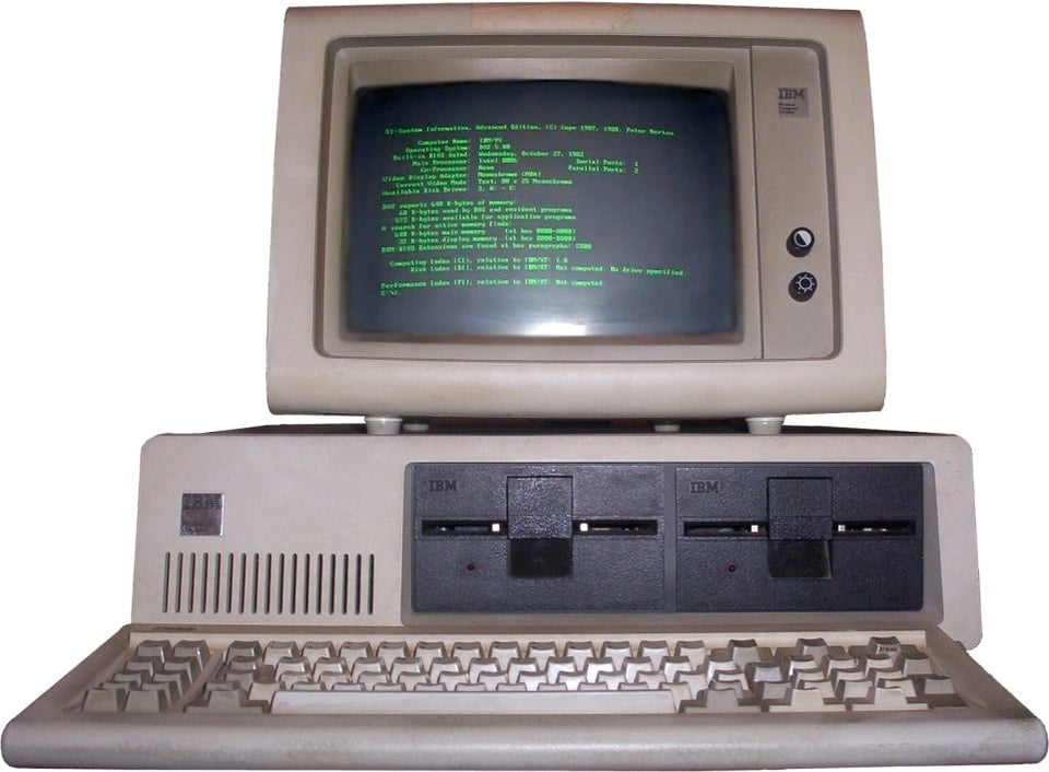 monochrome monitor computer. Source: https://commons.wikimedia.org/w/index.php?curid=51833