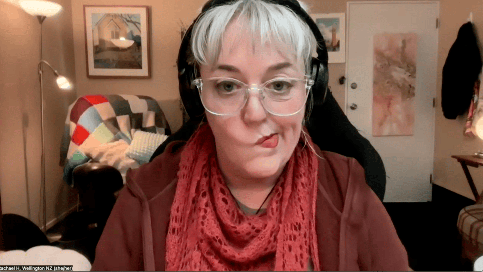 📺 Why writing on screen makes you write 