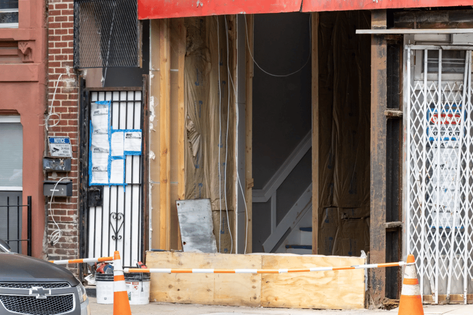 The building at 339 Macon Street in September. Photo by Susan De Vries.