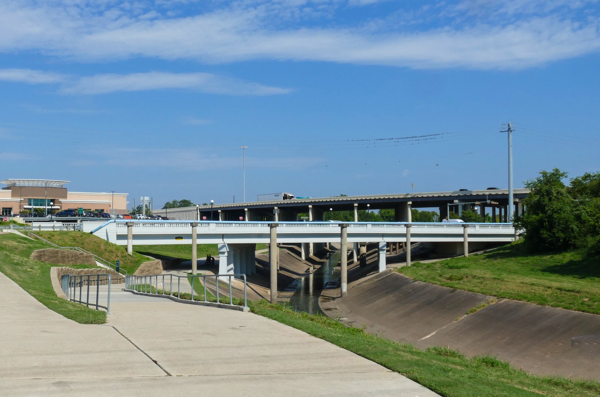 A bridge over White Oak Bayou in Houston, Texas; the June 1993 attack on Jennifer Ertman and Elizabeth Pena took place at a railroad crossing over the same northwest-Houston bayou.