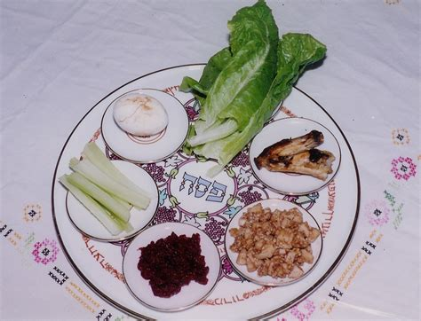 a jewish seder plate