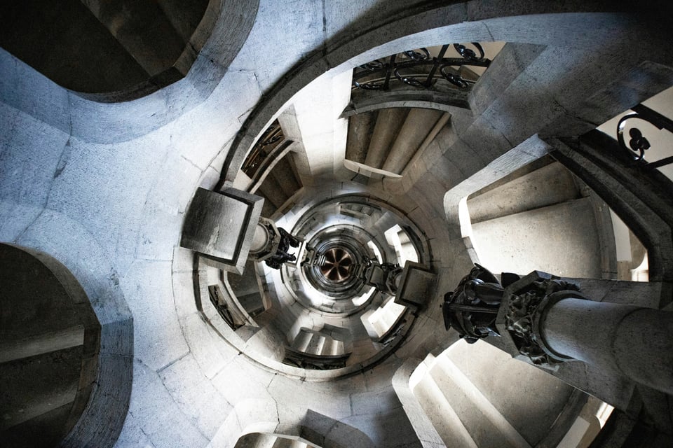 A confusing spiral staircase