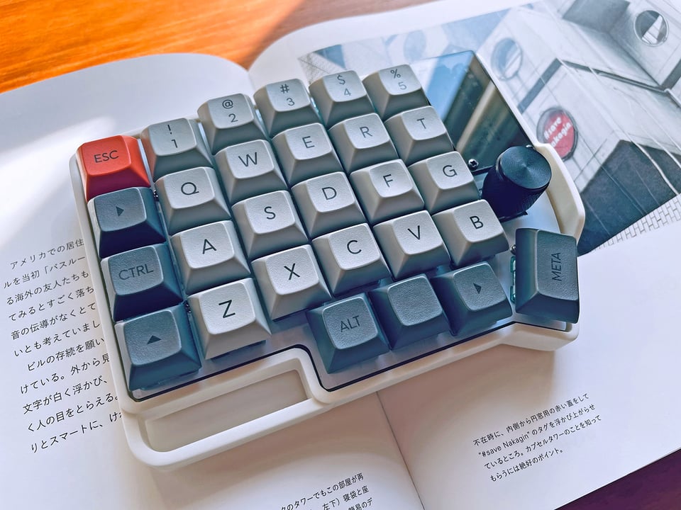 Photo of one half of the Manta58 split keyboard