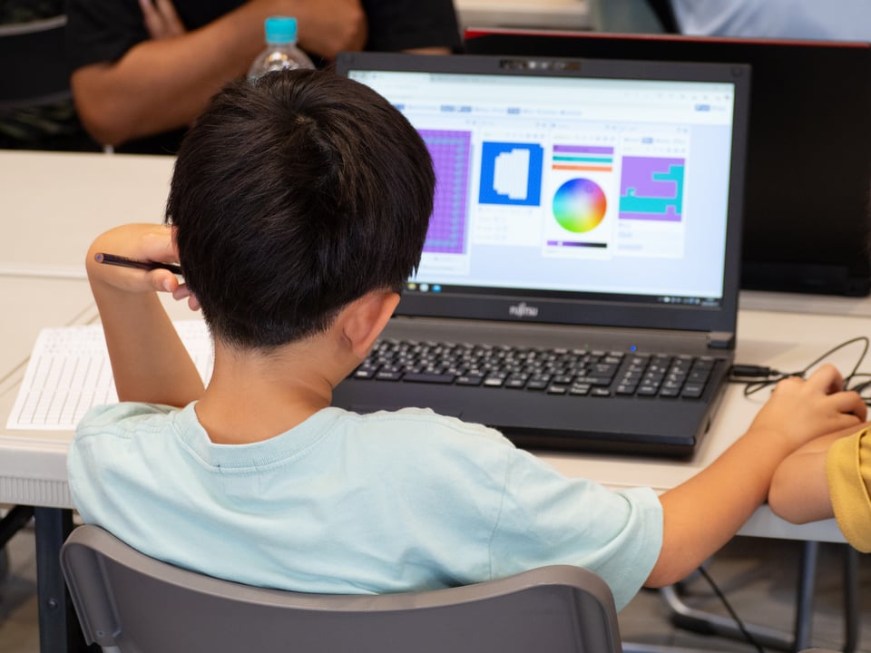 A kid making a bitsy game.
