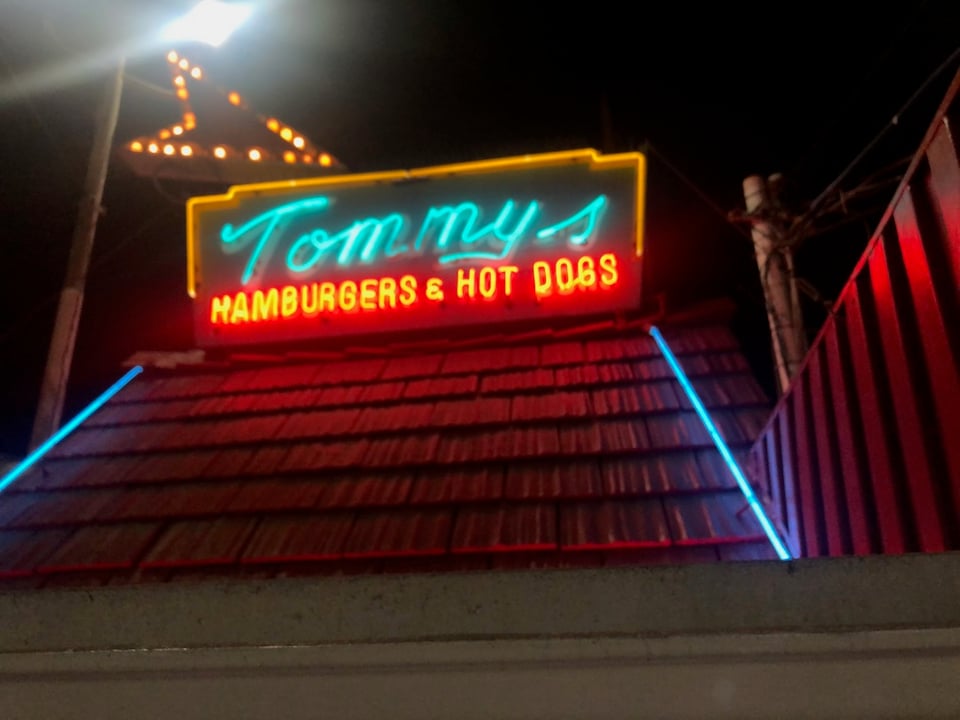 neon sign of Tommy's on Beverly and Rampart in Los Angeles
