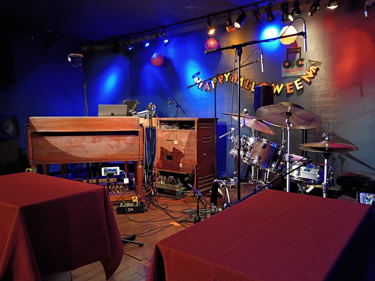 Stage area at Organ Jazz Club Abecafe