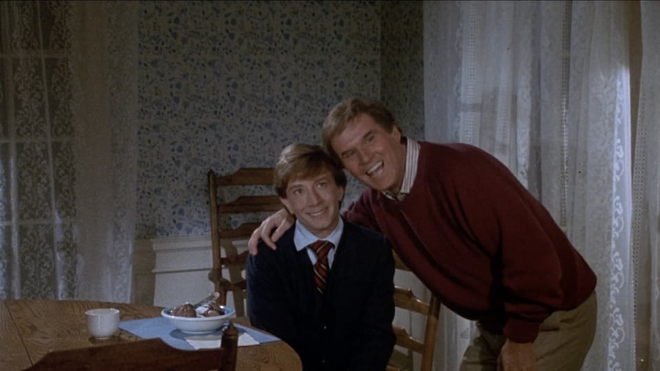 A scene of Clifford with Martin Short (Clifford) and Charles Grodin (his uncle).