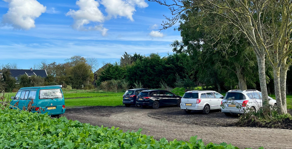 Parkeerterrein in gebruik