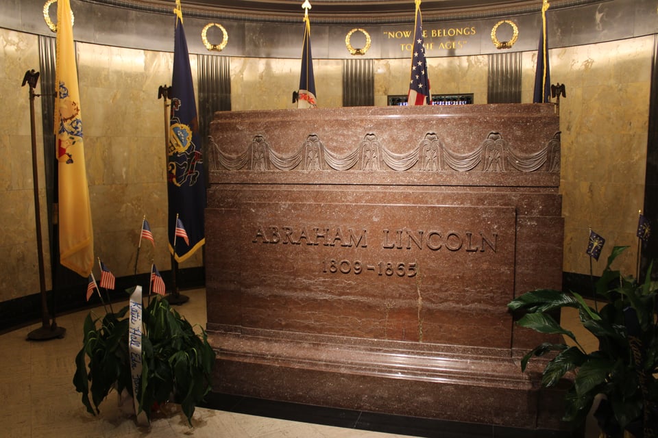 Abraham Lincoln burial chamber.