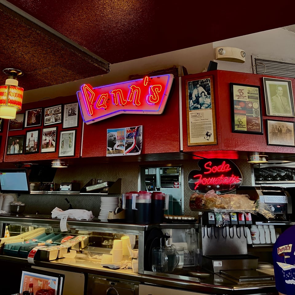 A photo of the counter at Pann's diner