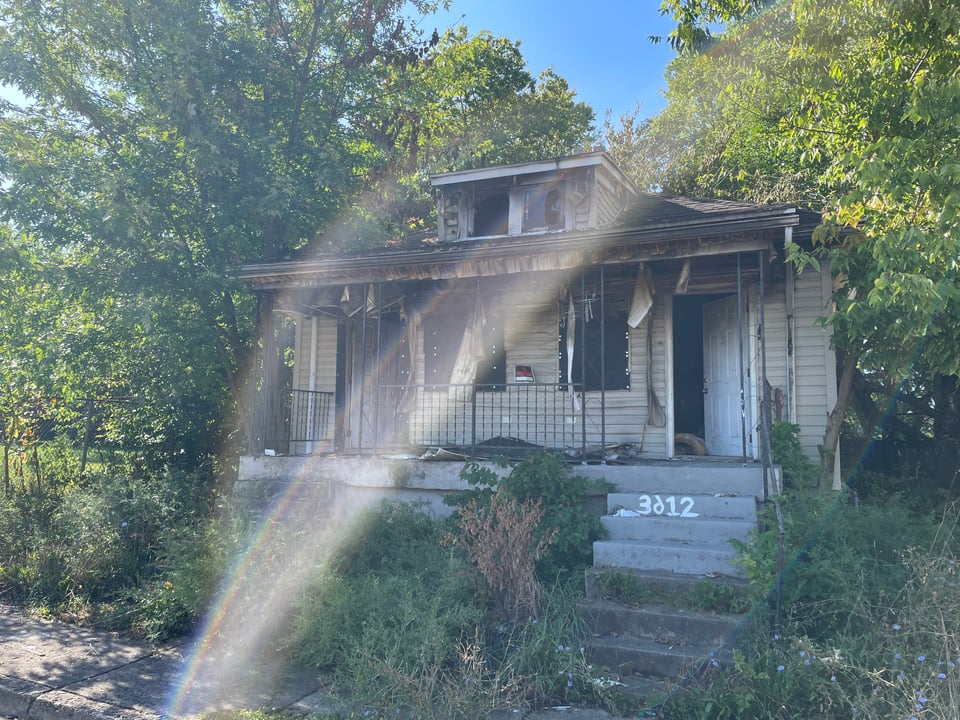 An abandoned house right next door to Washington Park.