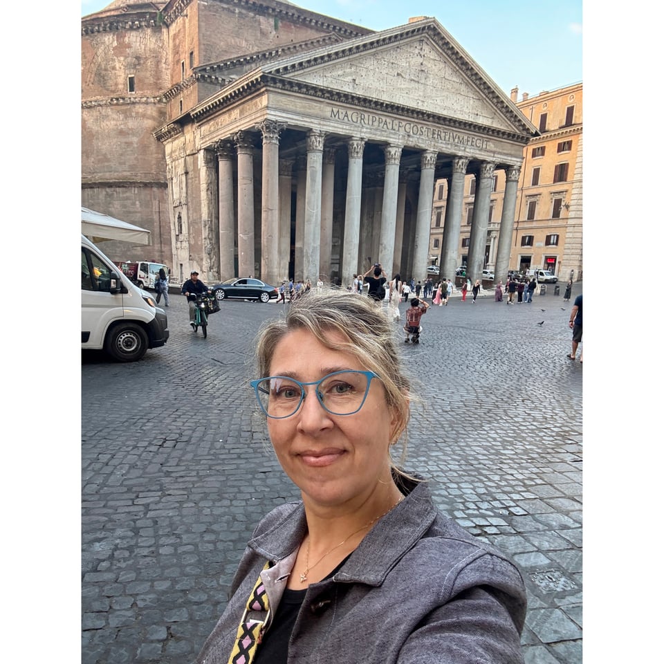 Mary Pow in front of the Pantheon in Rome