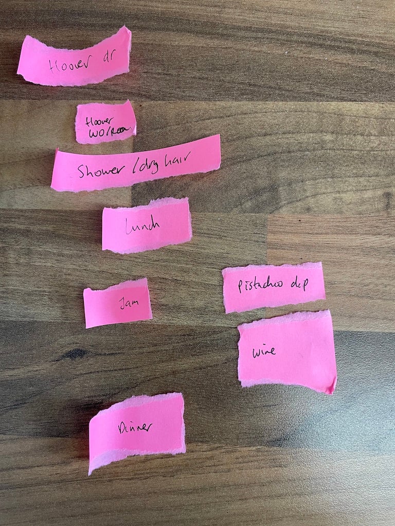 A photo of some post-its.