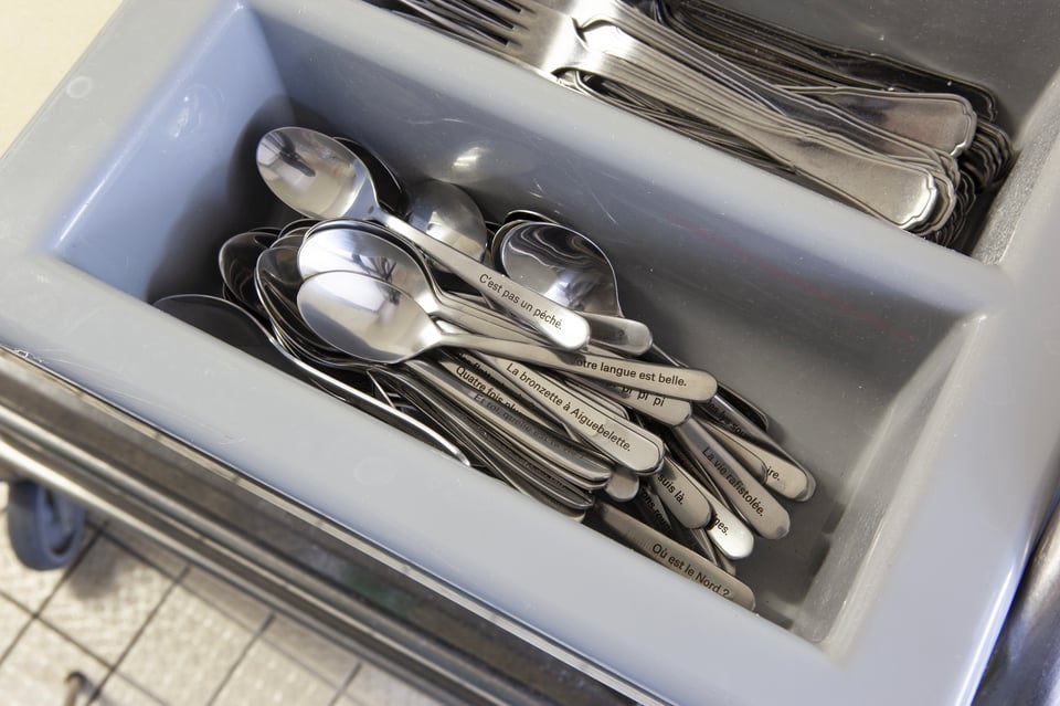 Petites cuillères, volée de cloches, rue sans nom 