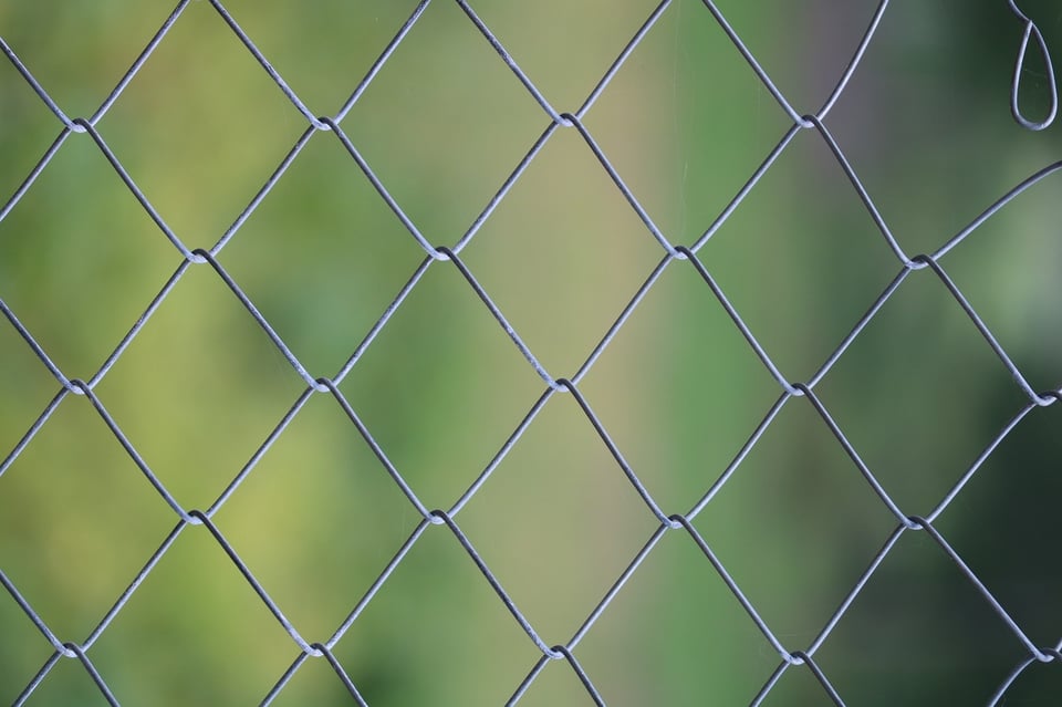 Chain link fence; Image by <a href="https://pixabay.com/users/vijjudurgam-15777797/?utm_source=link-attribution&utm_medium=referral&utm_campaign=image&utm_content=5531806">Vijay Kumar</a> from <a href="https://pixabay.com//?utm_source=link-attribution&utm_medium=referral&utm_campaign=image&utm_content=5531806">Pixabay</a>