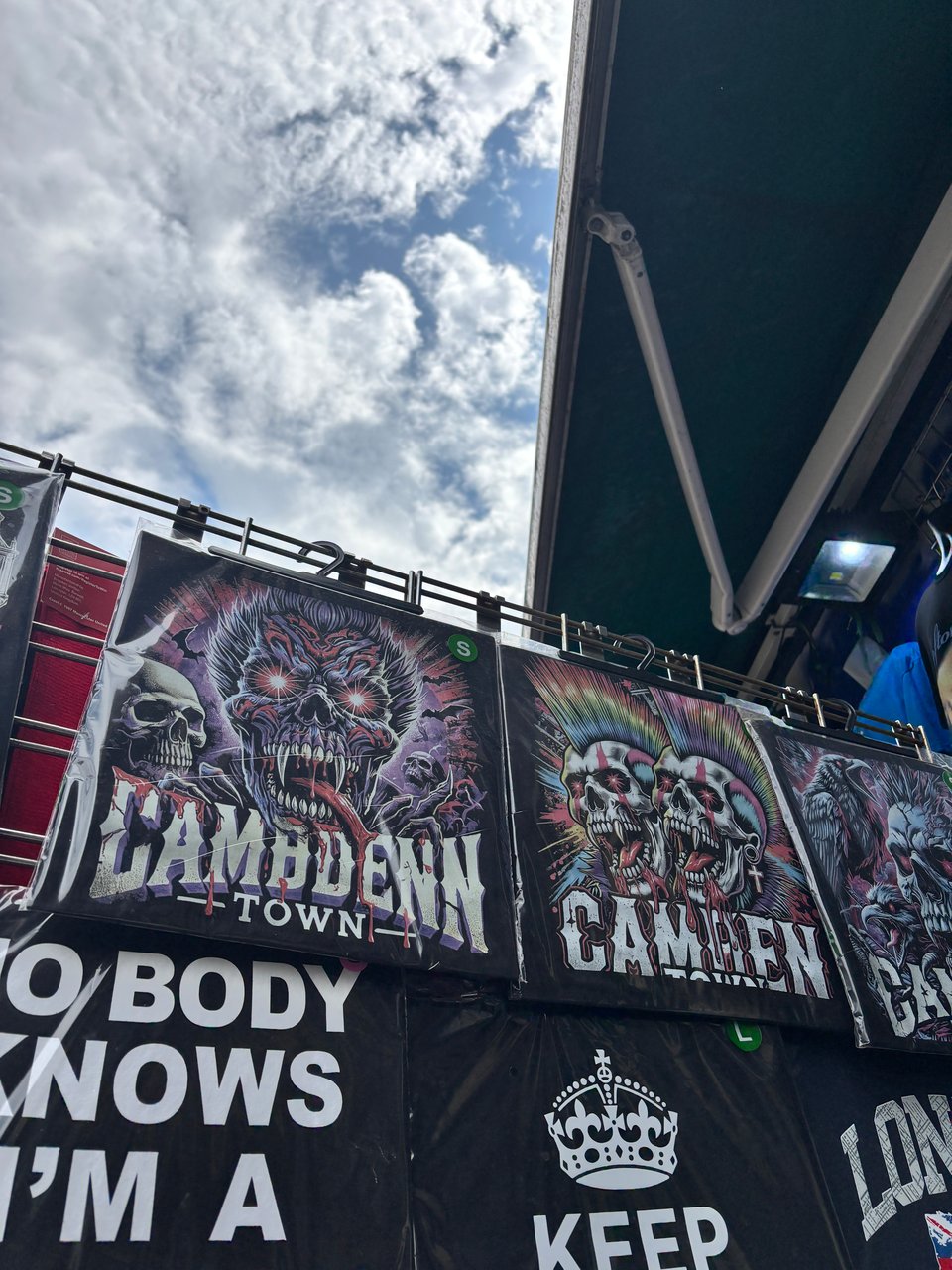 AI-generated Camden T-shirts that are misspelled, June 2025