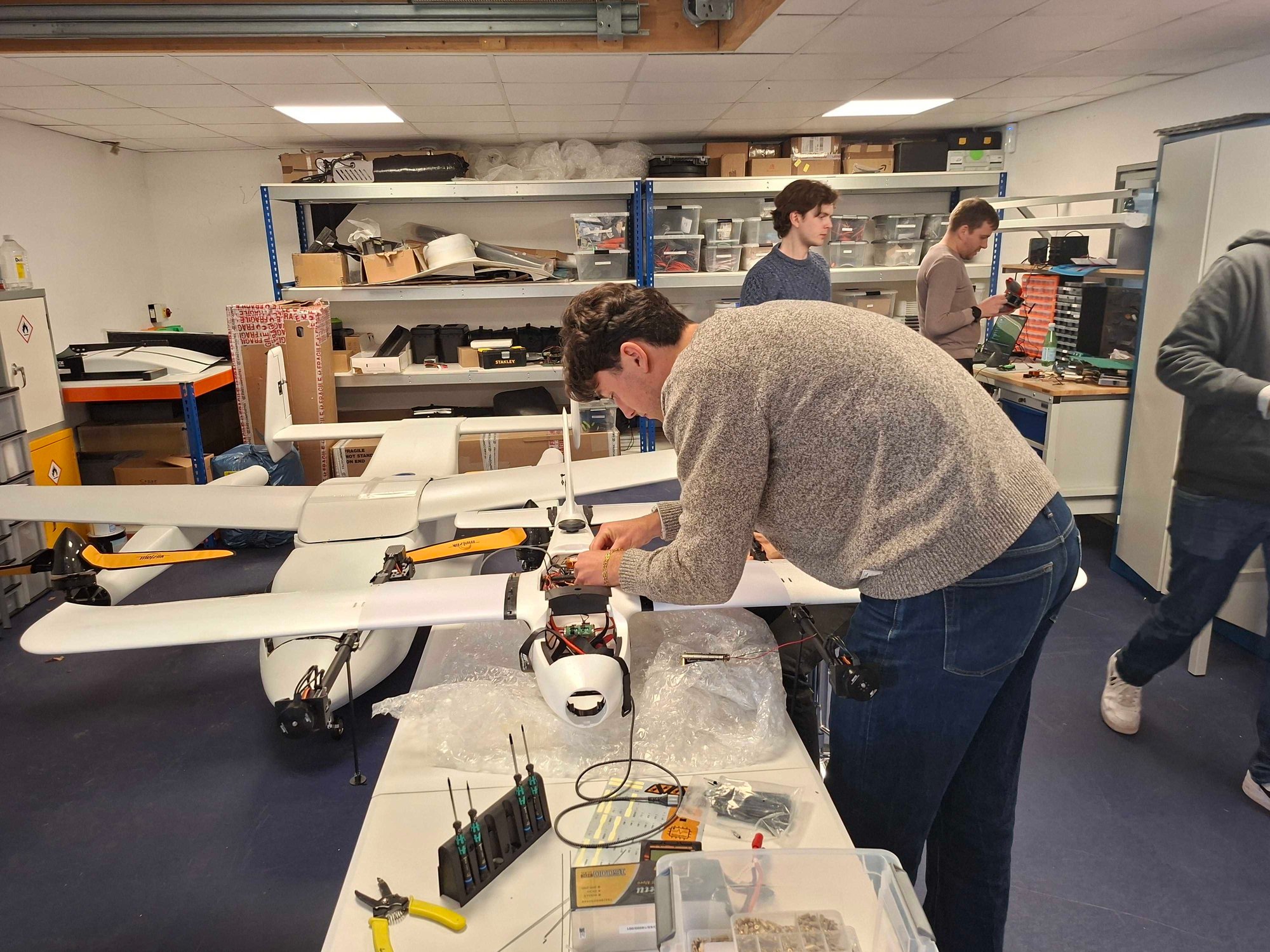 IONA team hackathon: assembling and testing UAV components
