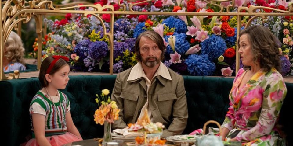 One girl and her hitman friend meet Sigourney Weaver in a flower-forward café.