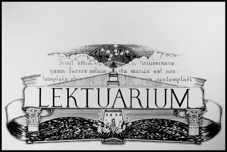 logo Lektuarium - widoczna latarnia morska, fale, kolumny na których wspiera się napis lektuarium, a także półki z książkami, chmury i inne elementy