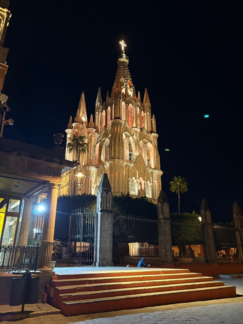 The Parroquia lit up at night in San Miguel