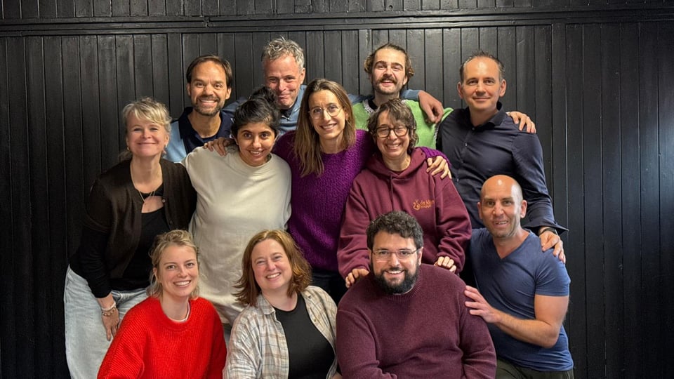 Group of ambitious improvisers posing for the picture.