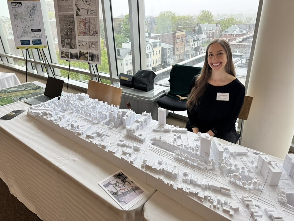Sofya Davydova with the fantastic 3D Model of the Bergen Arches.
