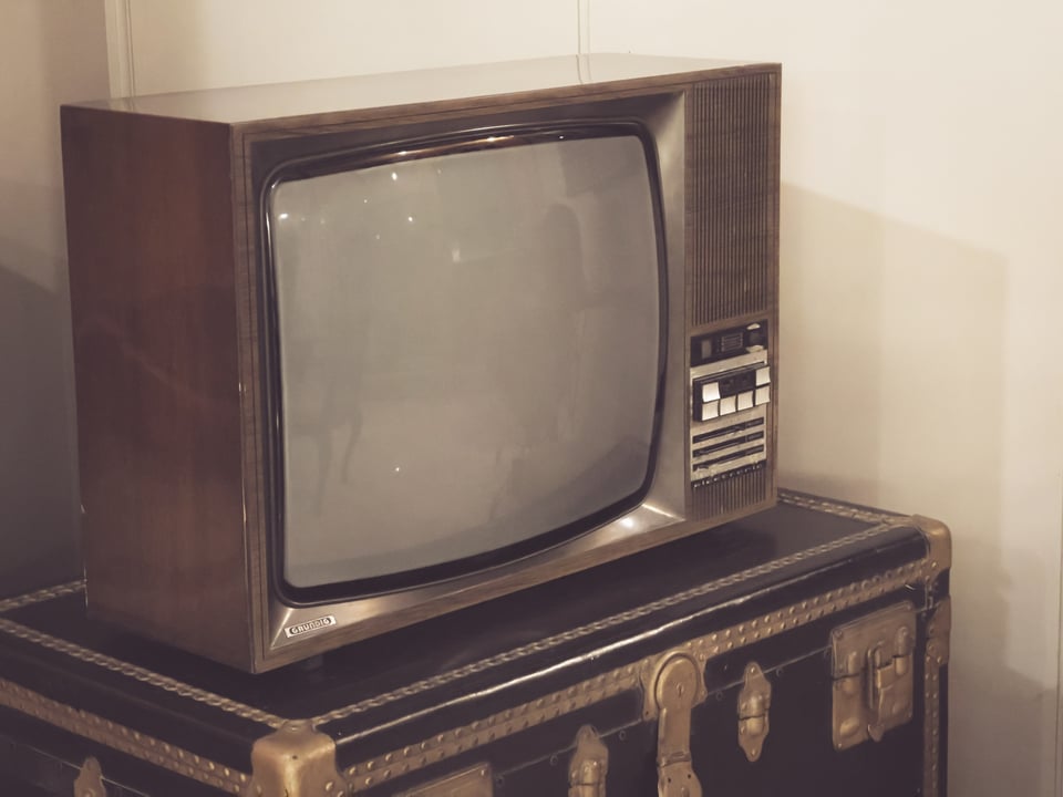 old-television-set-1657207201j14.jpg