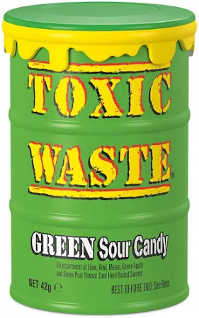 a green barrel with yellow gunk flowing out of the top, written on the side "TOXIC WASTE" in yellow and below in white "GREEN Sour Candy"