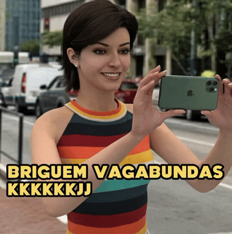 Imagem da Magalu filmando com um celular e a legenda: BRIGUEM VAGABUNDAS KKKKKKJJ