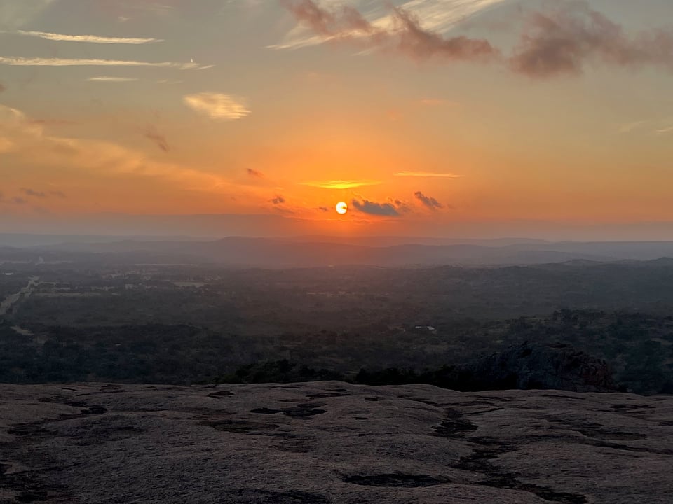 #16: Memories, meteors, and the moon - October in review